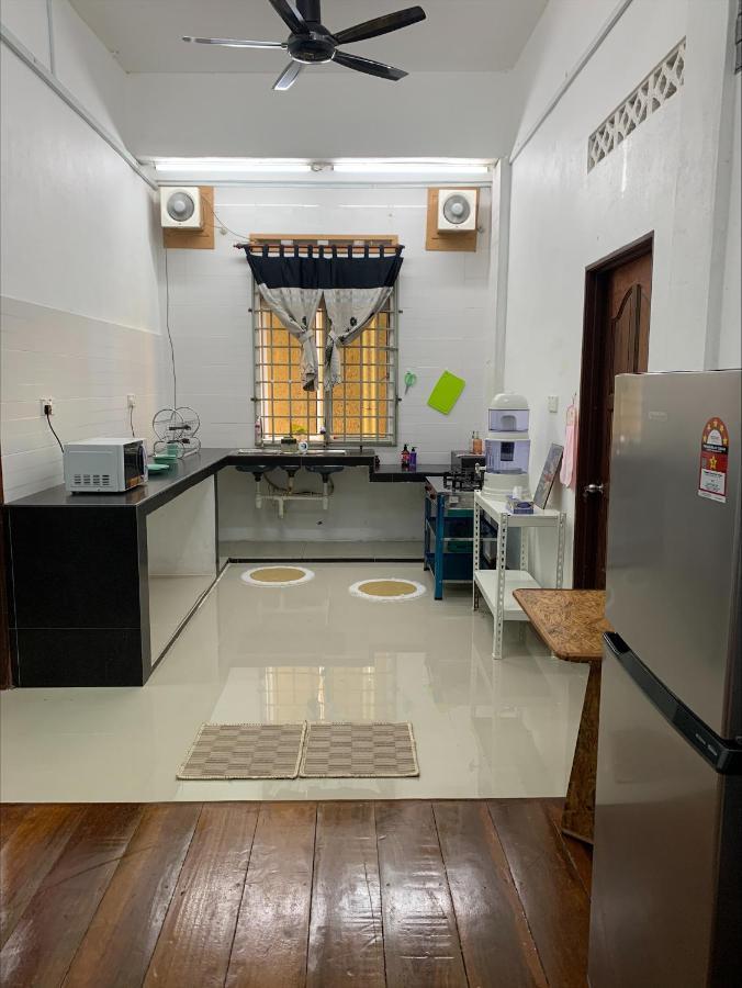 La Wood Homestay Kampung Kuala Besut Dış mekan fotoğraf